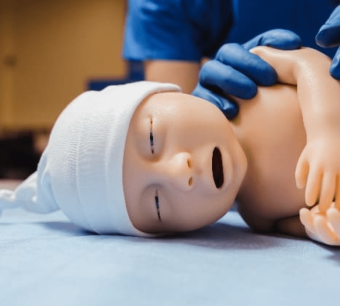 Mia neonatal patient simulator for advanced newborn care training