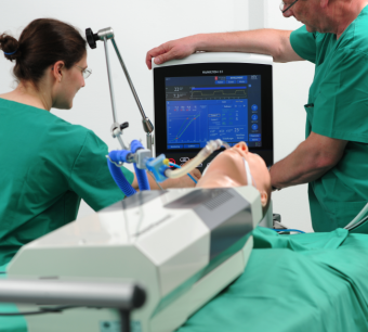 TestChest Lung Simulator integrated with a ventilator for advanced respiratory simulation and critical care training