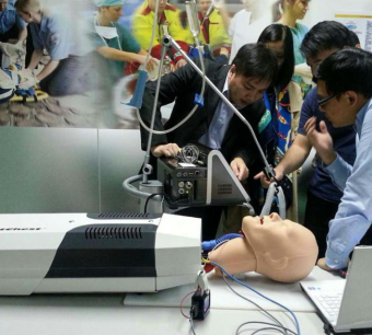 Lung Simulator & Ventilation Training for Medical Education